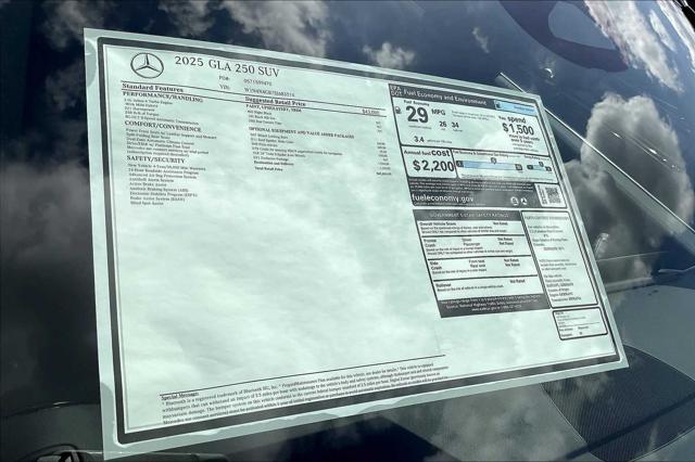 new 2025 Mercedes-Benz GLA 250 car, priced at $45,845