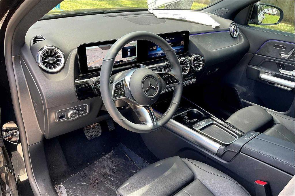 new 2025 Mercedes-Benz GLA 250 car, priced at $51,055