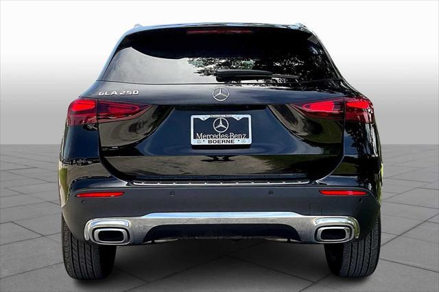 new 2025 Mercedes-Benz GLA 250 car, priced at $51,055