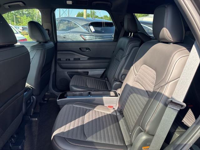 new 2025 Nissan Pathfinder car, priced at $44,073