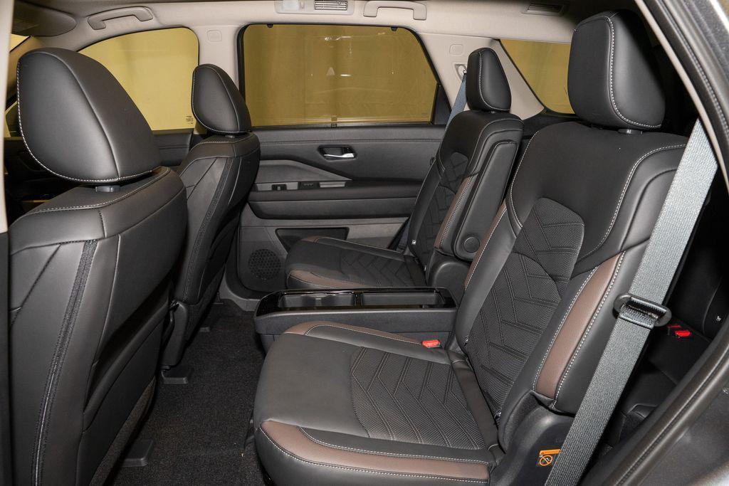 new 2025 Nissan Pathfinder car, priced at $46,784