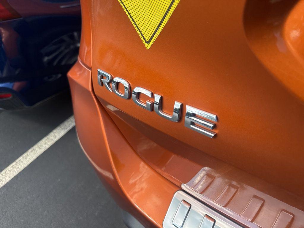 used 2018 Nissan Rogue car, priced at $18,094