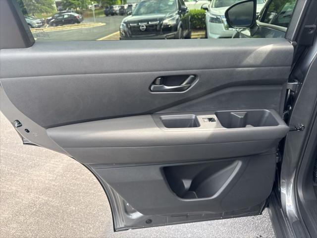 new 2025 Nissan Pathfinder car, priced at $43,888