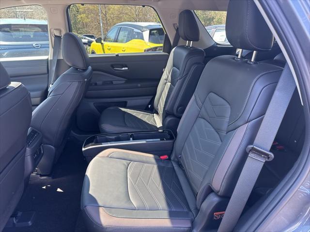 new 2025 Nissan Pathfinder car, priced at $47,874
