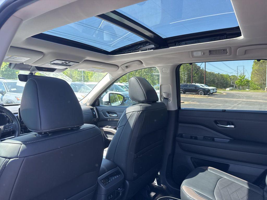 new 2025 Nissan Pathfinder car, priced at $50,965
