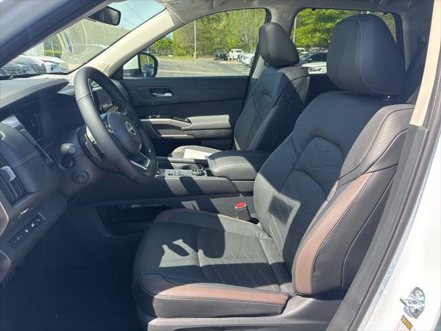new 2025 Nissan Pathfinder car, priced at $47,965