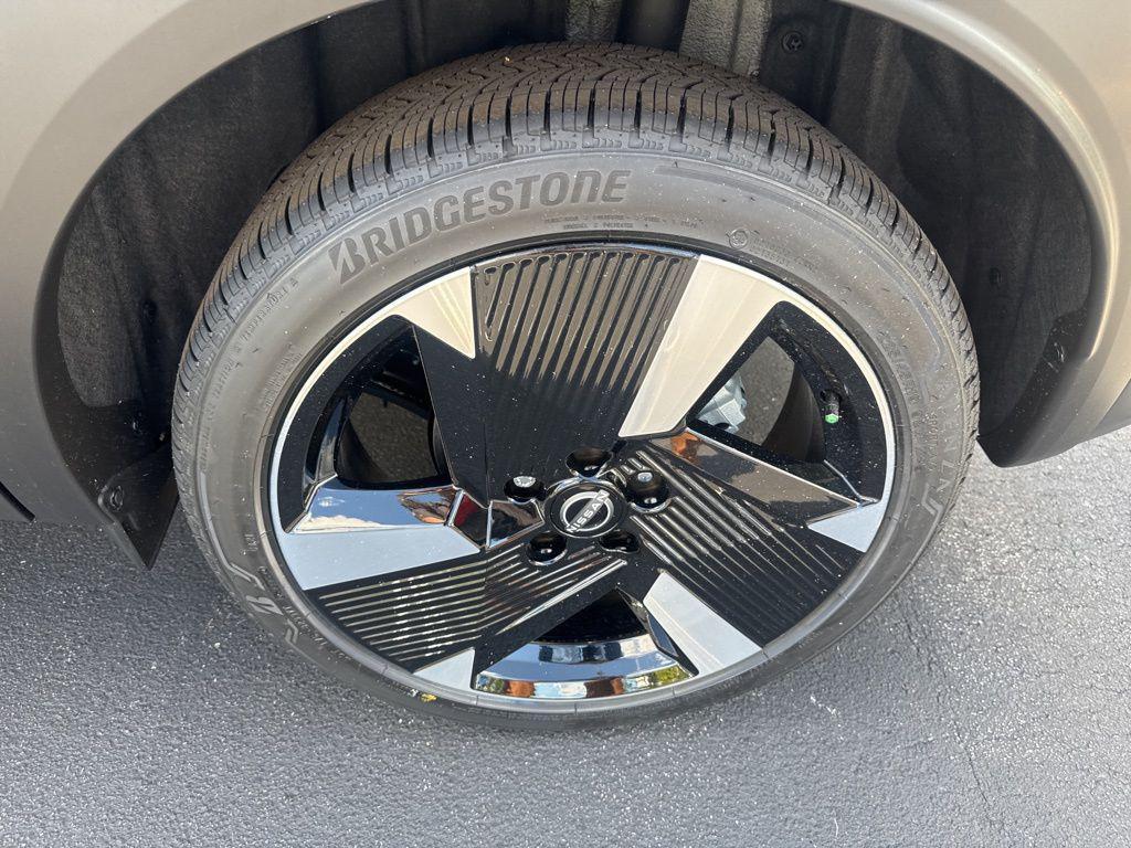 new 2025 Nissan Kicks car, priced at $23,567