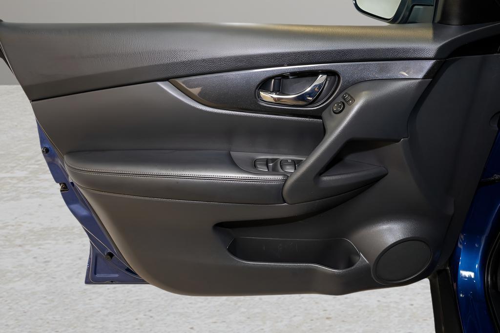 used 2018 Nissan Rogue car, priced at $15,481