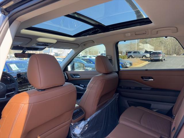 new 2025 Nissan Pathfinder car, priced at $50,423