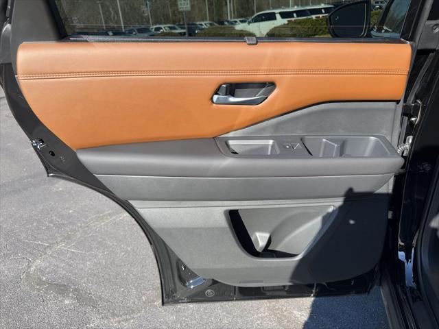 new 2025 Nissan Pathfinder car, priced at $50,423