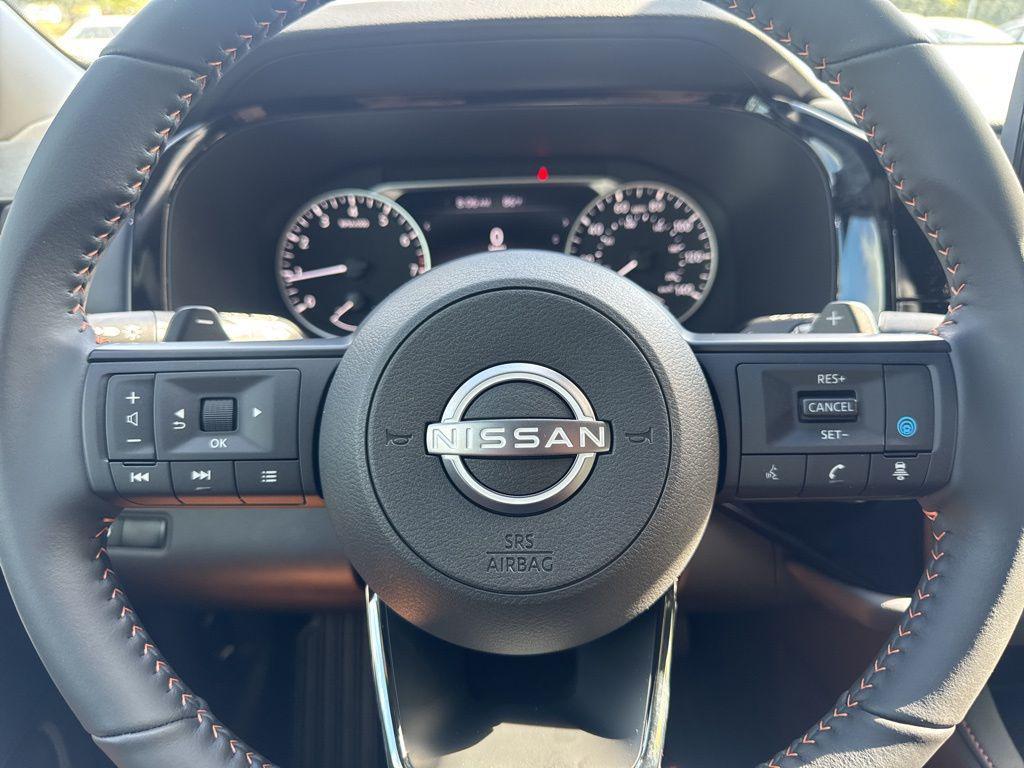 new 2025 Nissan Pathfinder car, priced at $39,178