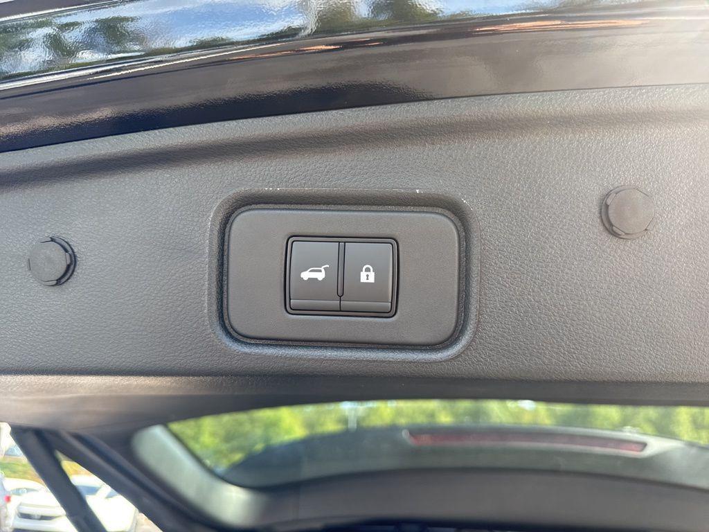new 2025 Nissan Pathfinder car, priced at $39,178