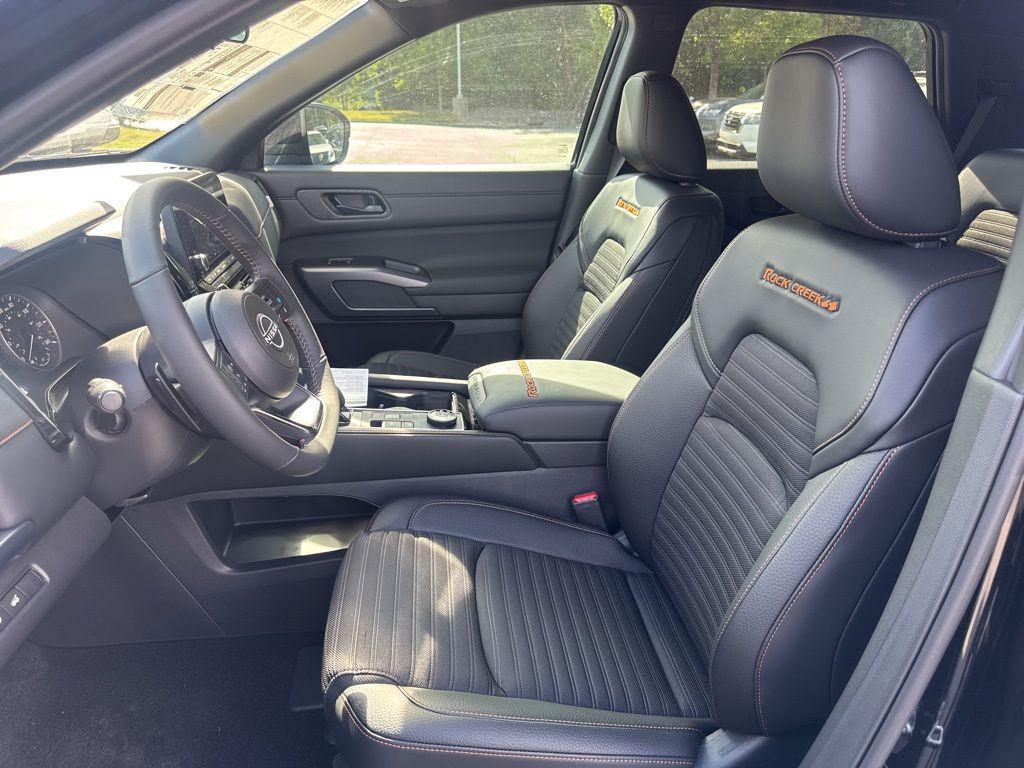 new 2025 Nissan Pathfinder car, priced at $39,178