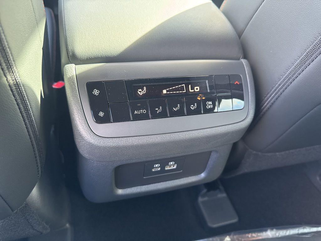 new 2025 Nissan Pathfinder car, priced at $39,178