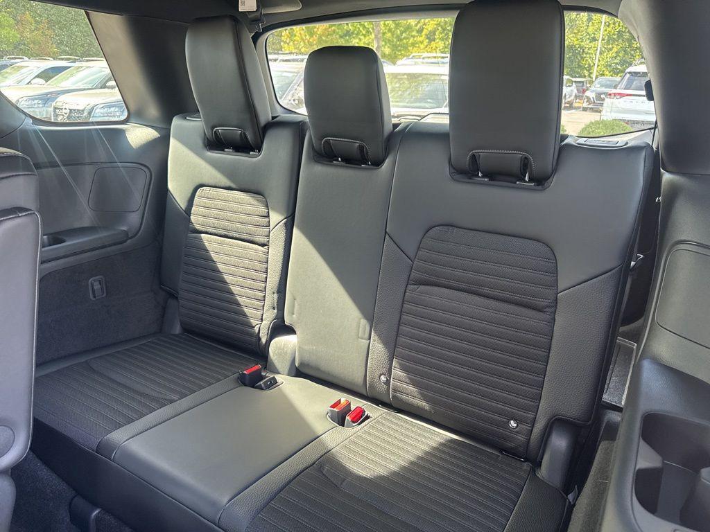 new 2025 Nissan Pathfinder car, priced at $39,178