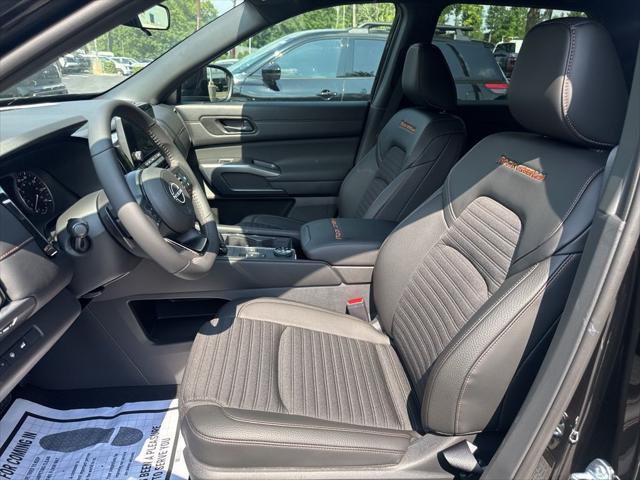 new 2025 Nissan Pathfinder car, priced at $43,967