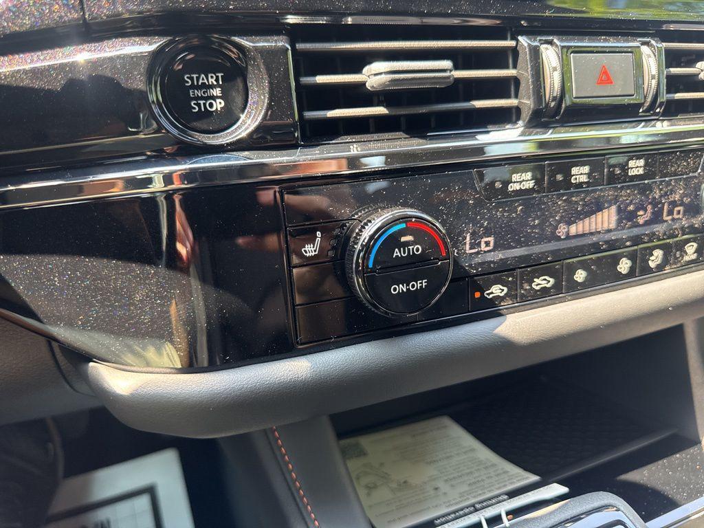 new 2025 Nissan Pathfinder car, priced at $43,967