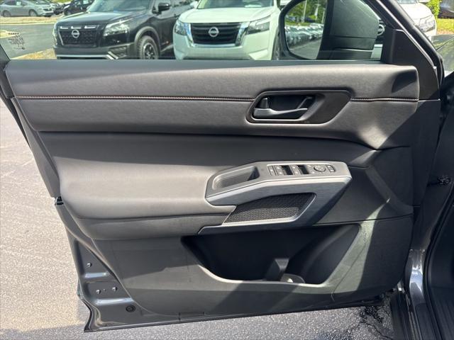 new 2025 Nissan Pathfinder car, priced at $43,888