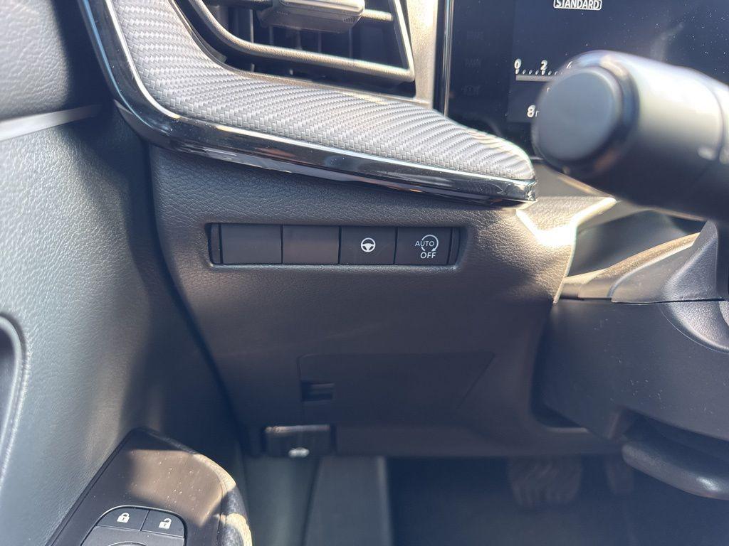 new 2025 Nissan Kicks car, priced at $25,513