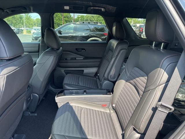 new 2025 Nissan Pathfinder car, priced at $43,888