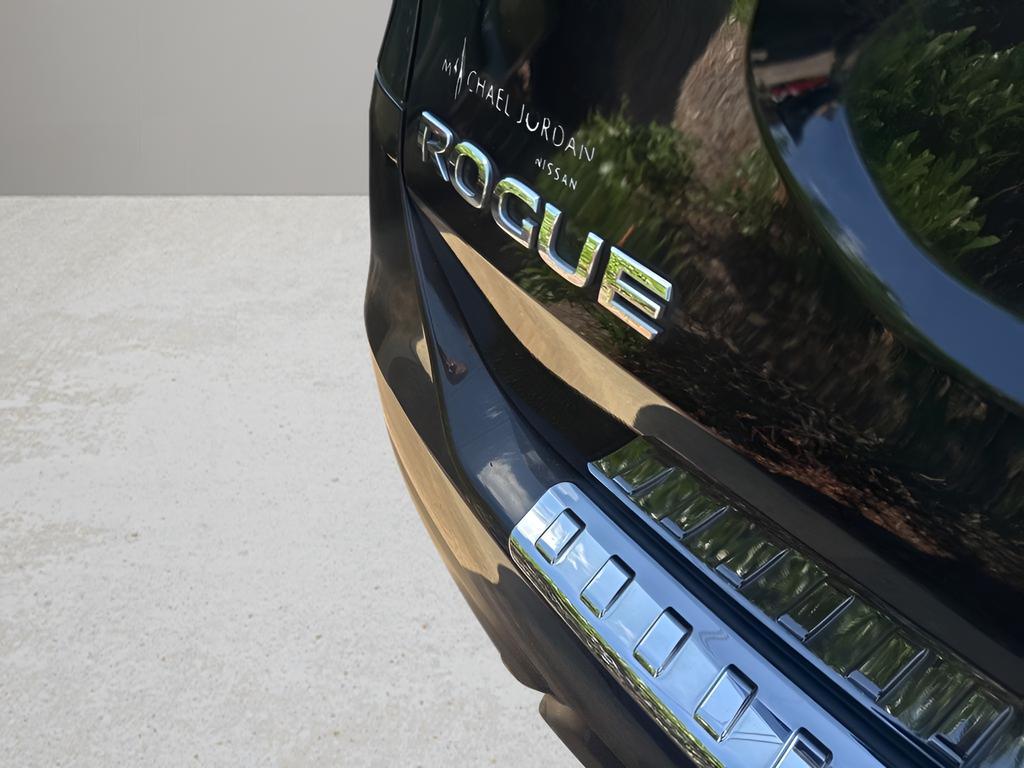 used 2014 Nissan Rogue car, priced at $10,911