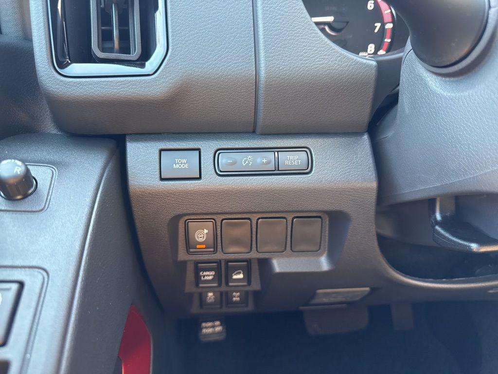 new 2025 Nissan Frontier car, priced at $39,983