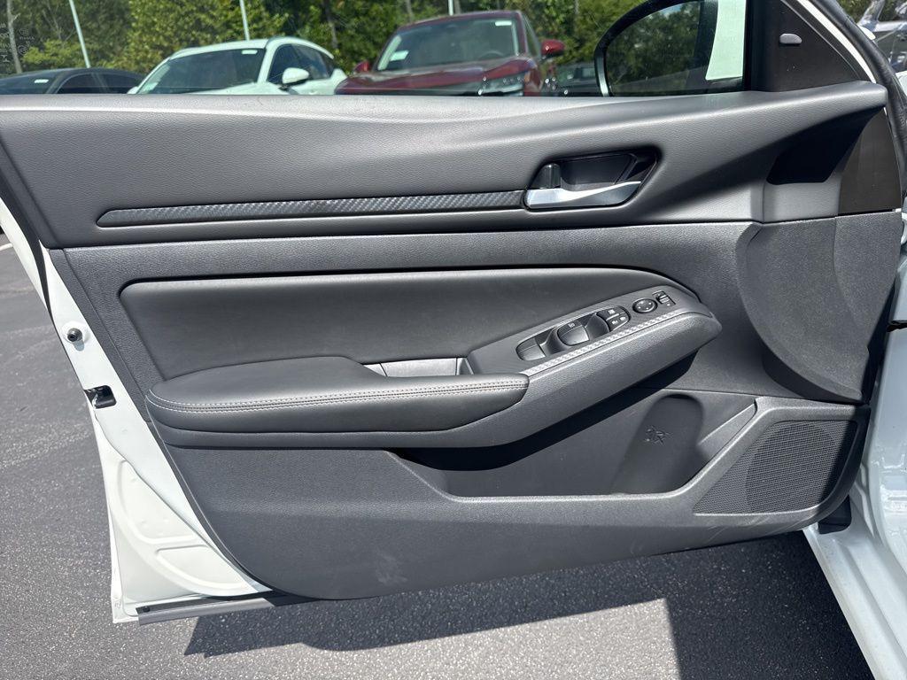 new 2025 Nissan Altima car, priced at $28,199