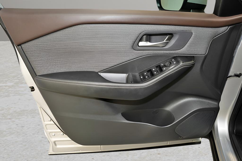 used 2023 Nissan Rogue car, priced at $22,997