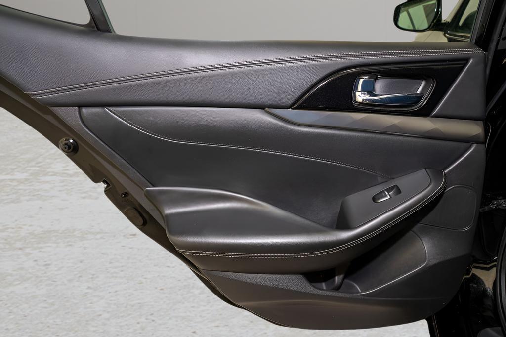 used 2023 Nissan Maxima car, priced at $24,985