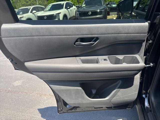 new 2025 Nissan Pathfinder car, priced at $43,888