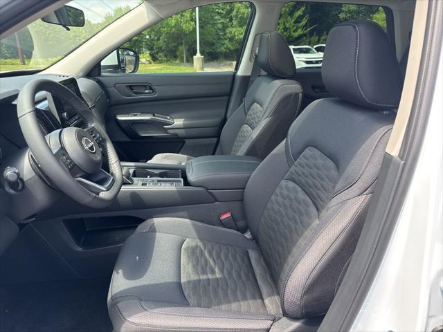 new 2025 Nissan Pathfinder car, priced at $41,857