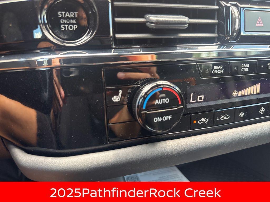 new 2025 Nissan Pathfinder car, priced at $39,073