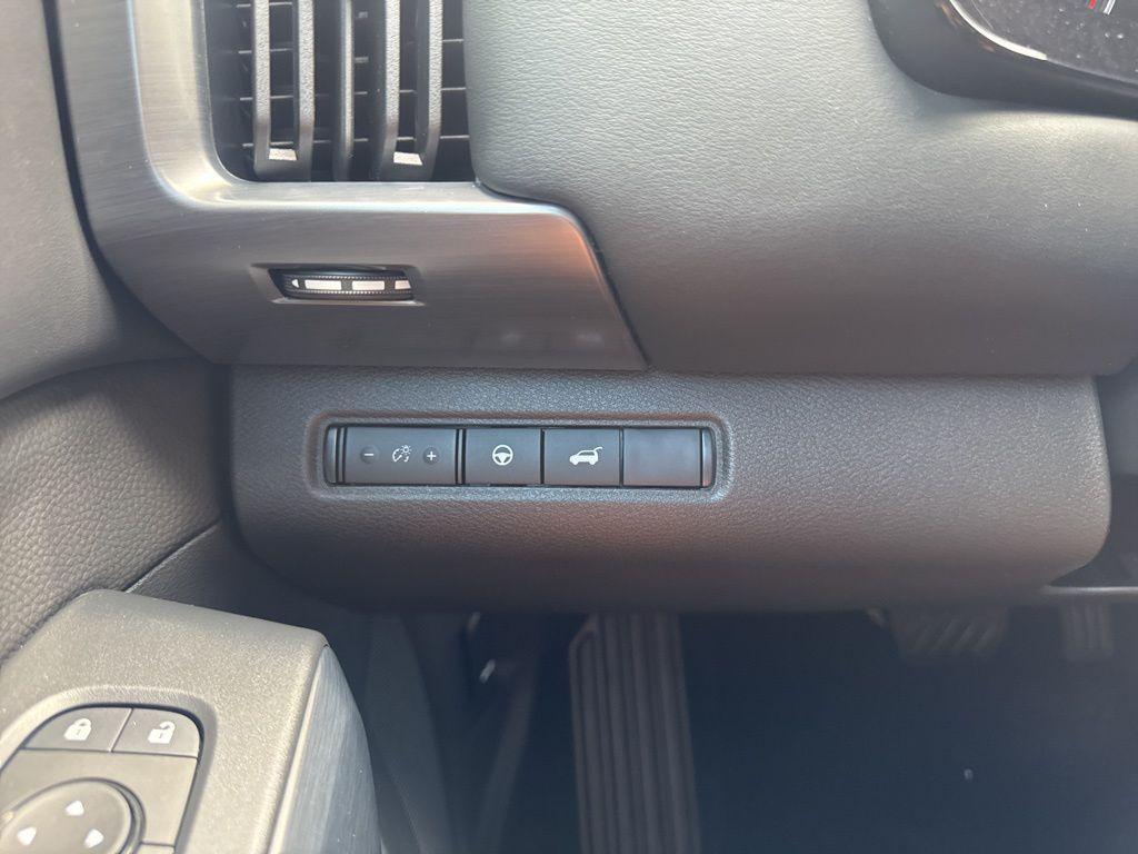 new 2025 Nissan Pathfinder car, priced at $44,073