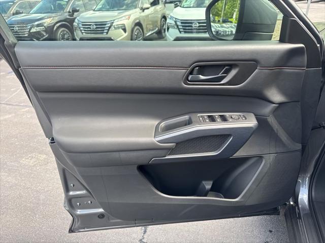 new 2025 Nissan Pathfinder car, priced at $43,888