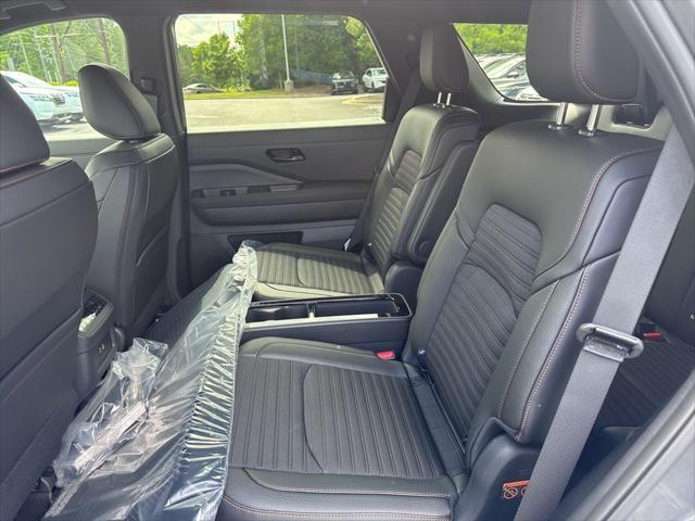 new 2025 Nissan Pathfinder car, priced at $43,888