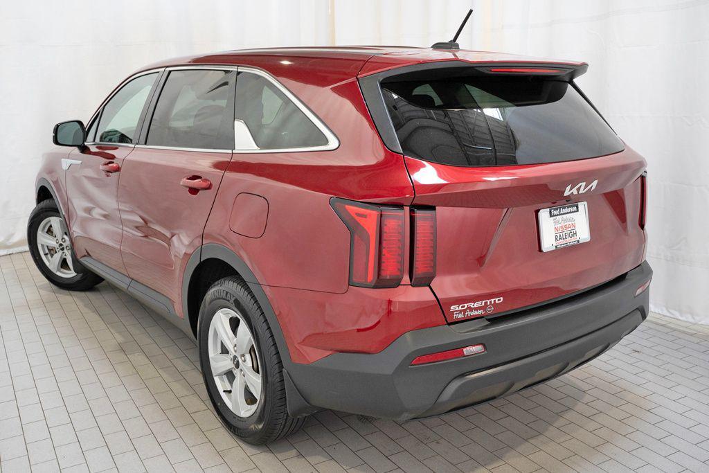 used 2023 Kia Sorento car, priced at $22,802