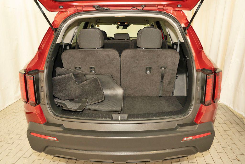 used 2023 Kia Sorento car, priced at $22,802