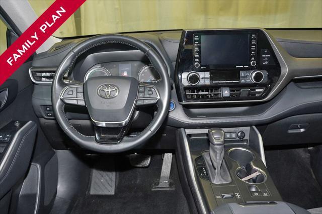 used 2021 Toyota Highlander Hybrid car, priced at $31,200