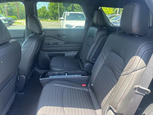 new 2025 Nissan Pathfinder car, priced at $43,967