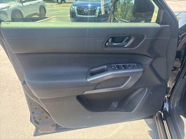 new 2025 Nissan Pathfinder car, priced at $43,967