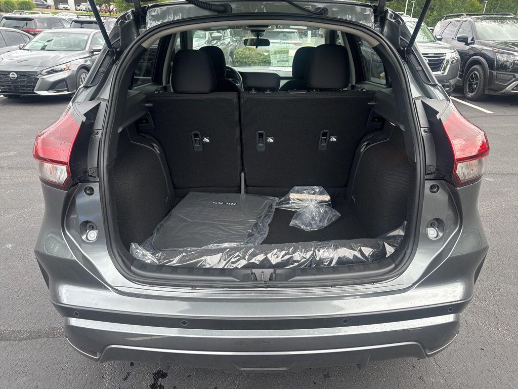 new 2025 Nissan Kicks car, priced at $22,216