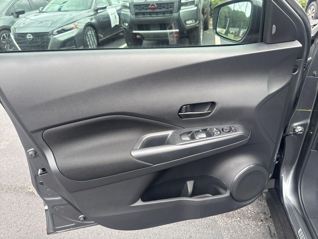 new 2025 Nissan Kicks car, priced at $22,216