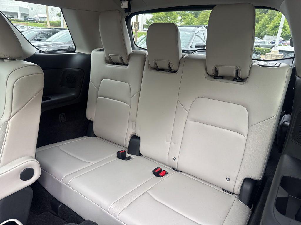 new 2025 Nissan Pathfinder car, priced at $45,038