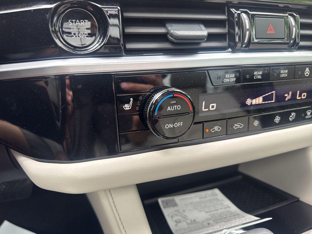 new 2025 Nissan Pathfinder car, priced at $45,038