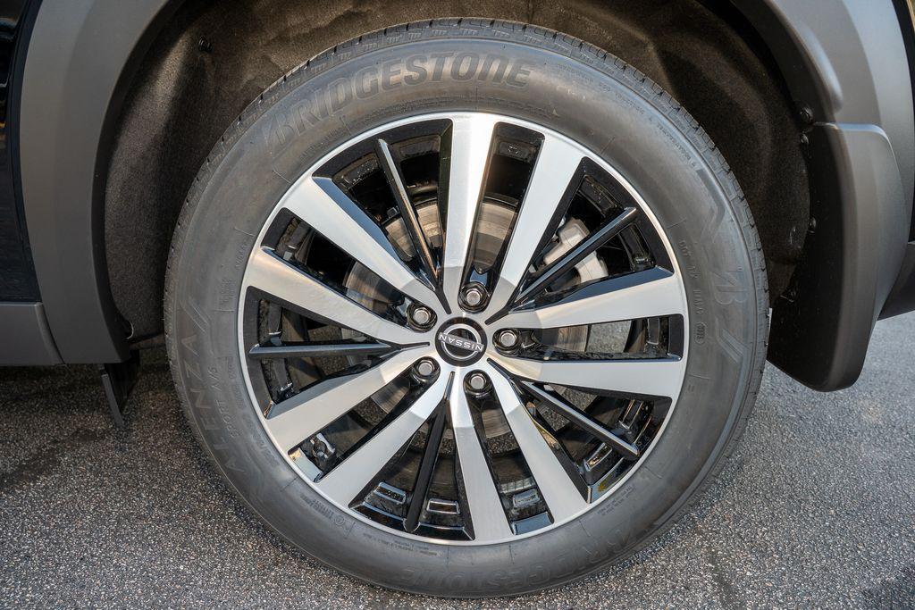 new 2025 Nissan Pathfinder car, priced at $46,136