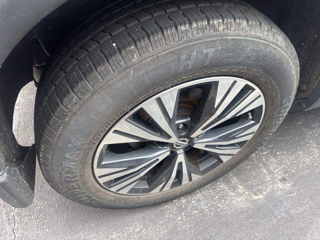used 2021 Nissan Rogue car, priced at $15,976