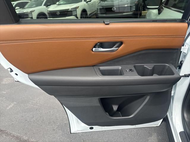 new 2025 Nissan Pathfinder car, priced at $51,265