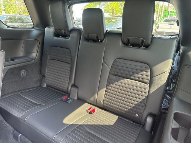 new 2025 Nissan Pathfinder car, priced at $43,967