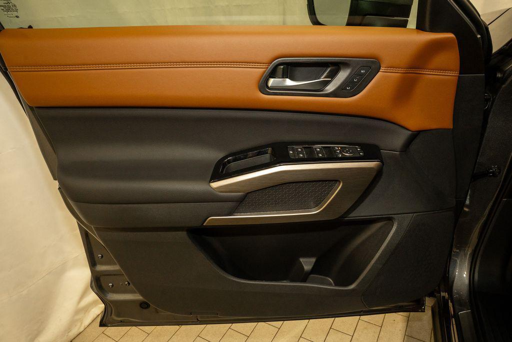 new 2025 Nissan Pathfinder car, priced at $48,390