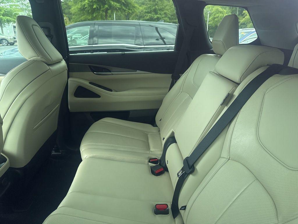 used 2024 INFINITI QX60 car, priced at $43,970